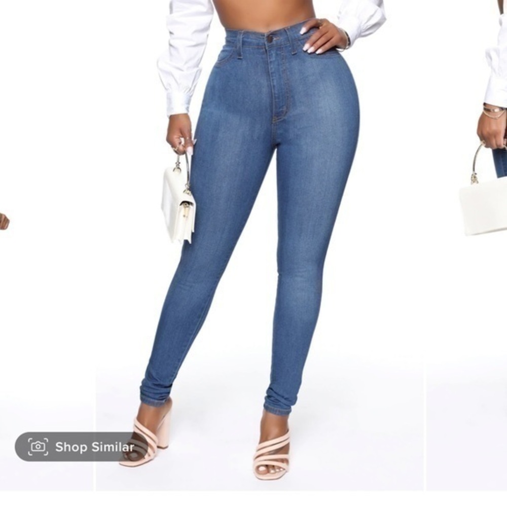 Fashion nova Classic High wasted jeans